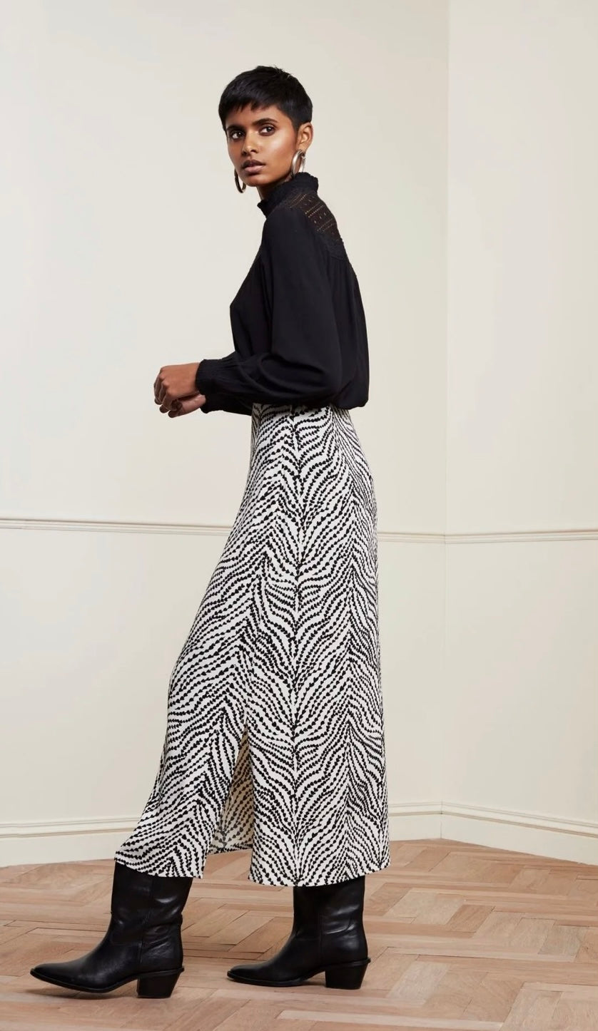 Fabienne Chapot	Mid Lenght Skirt  Hearts	Black/White